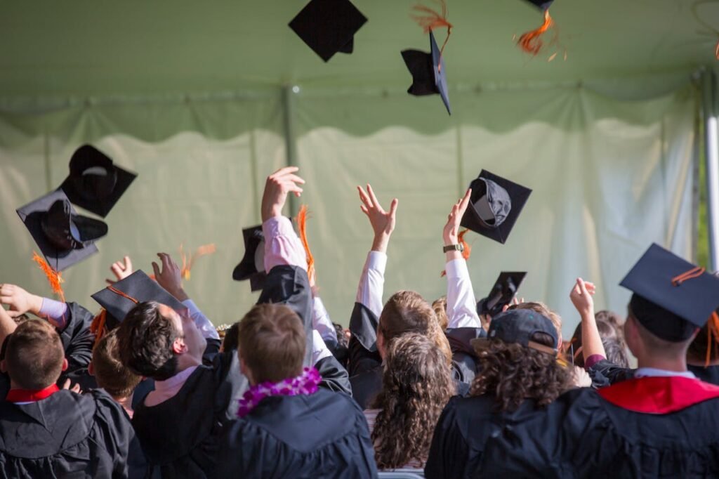 International students using SEO to find universities worldwide in 2025
